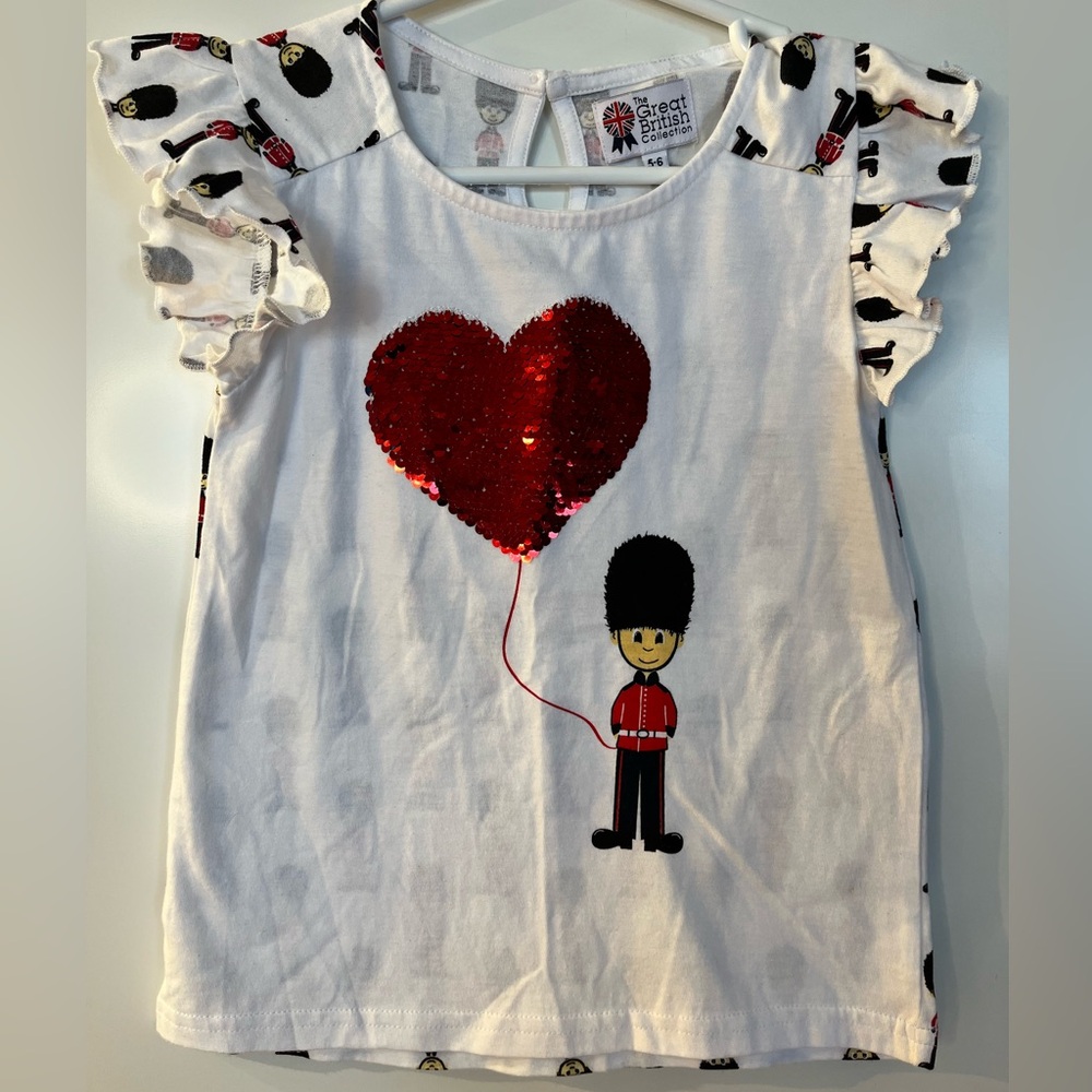 Girls 🇬🇧 London Guard Sequin Heart Top | Size 5-6 | Cute Ruffle Sleeves - Picture 1 of 6